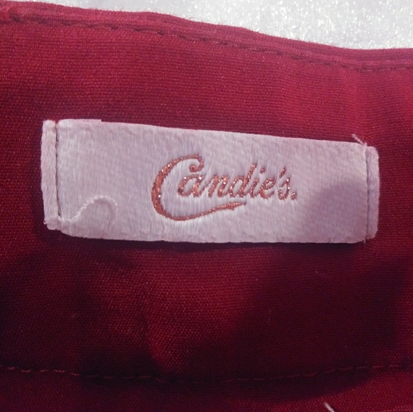 Candie's Burgundy Scalloped Pocket Shorts - Picture 4 of 7